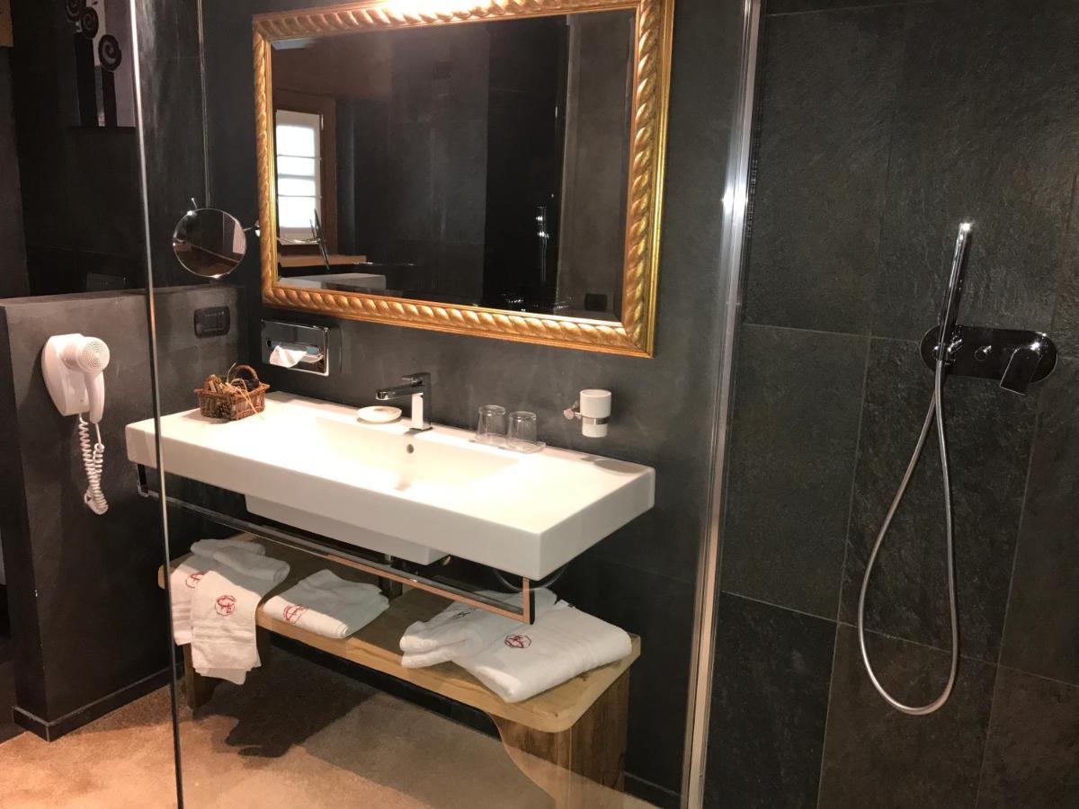 Relais Du Chateau Blanc La Thuile Bagian luar foto