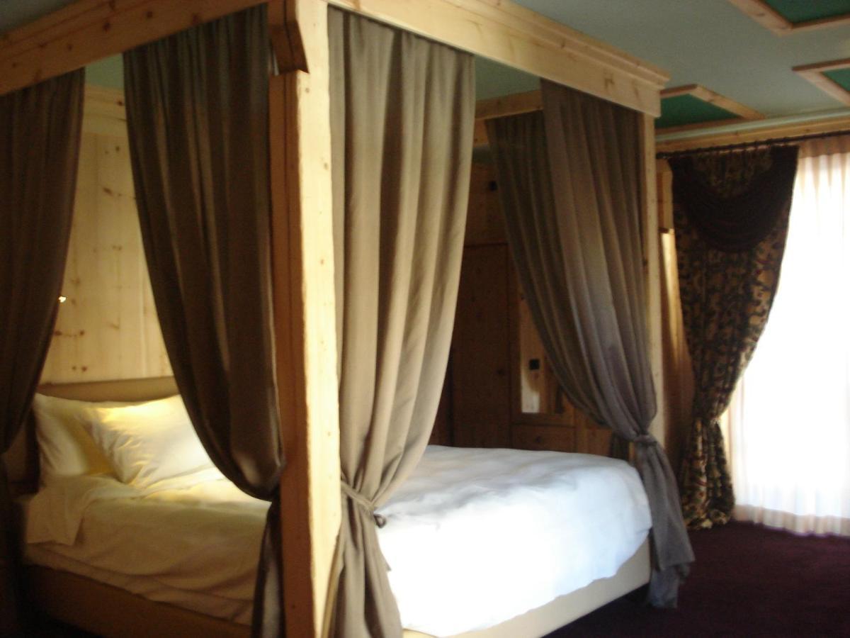 Relais Du Chateau Blanc La Thuile Bagian luar foto