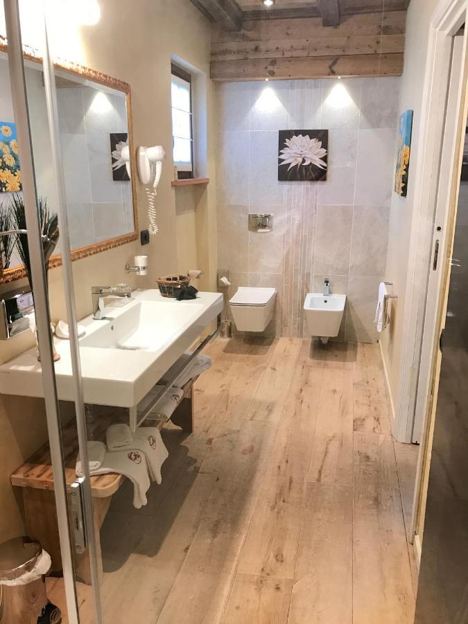 Relais Du Chateau Blanc La Thuile Bagian luar foto